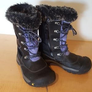 Keen snow boots girls size 4. -0037